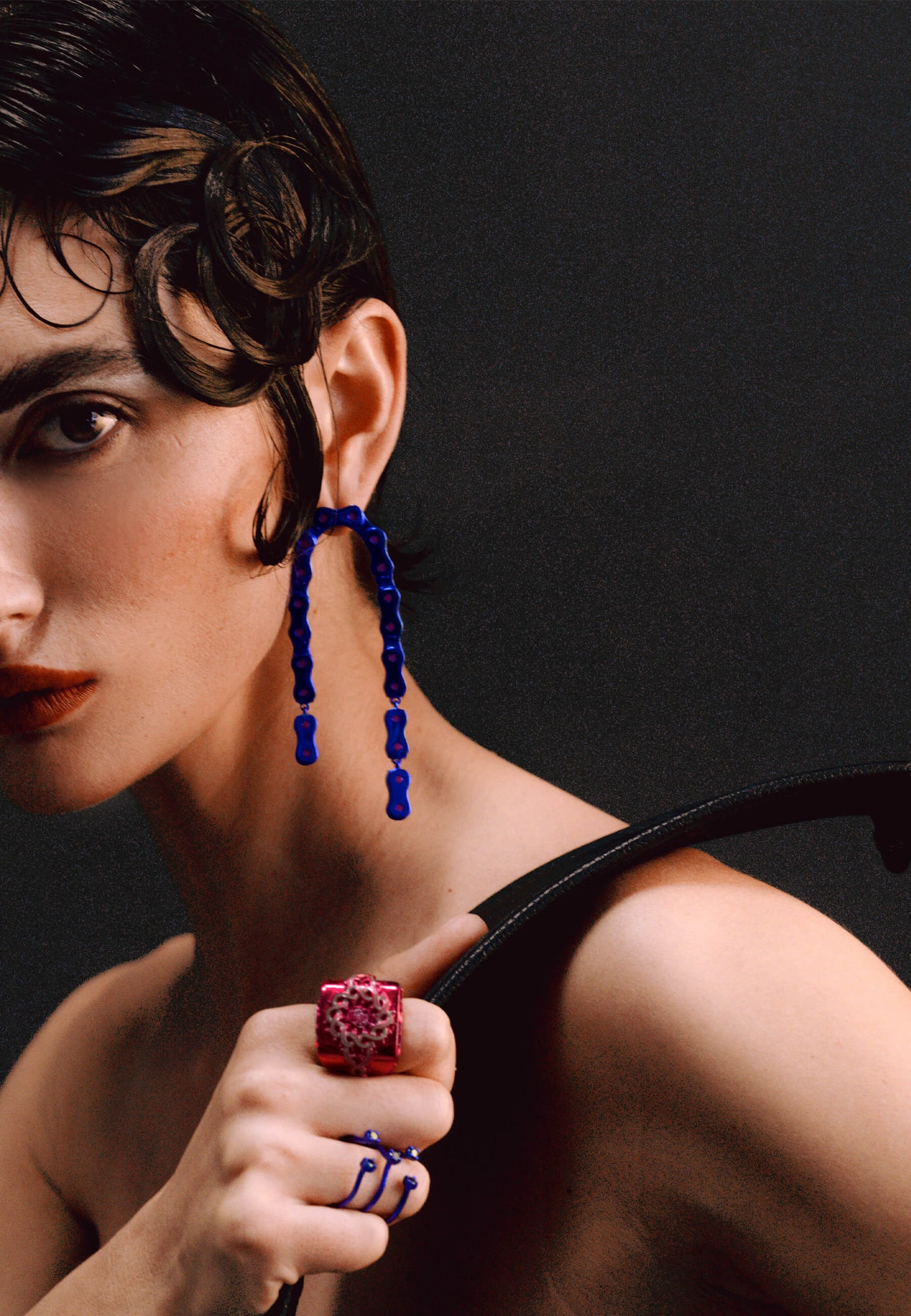 Vallecas Chain Earrings in Blue