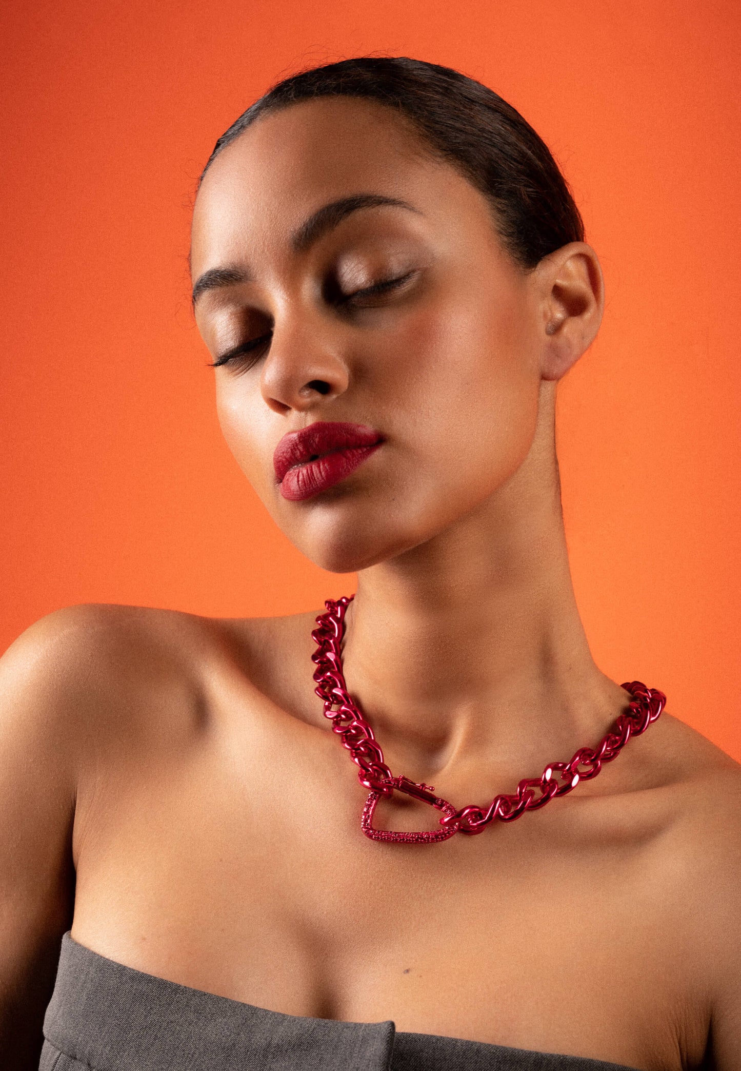 El Jaro Snap Hook Necklace in Fuchsia