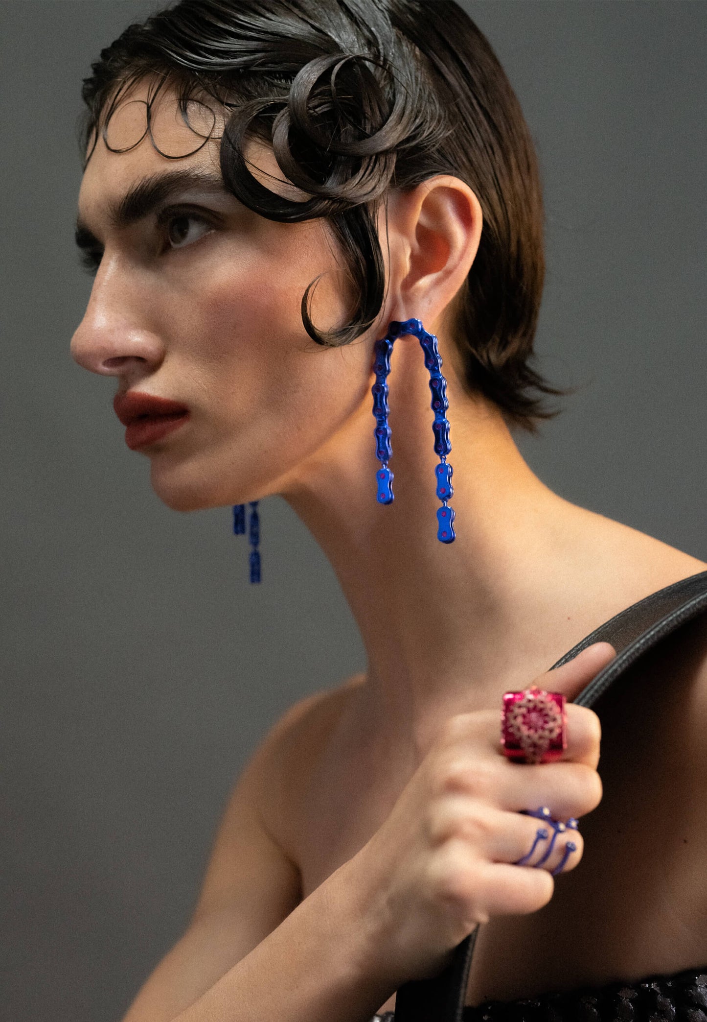 Vallecas Chain Earrings in Blue